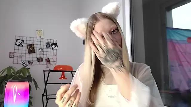 Photos of Your_Sweet_Blondie from StripChat is Freechat