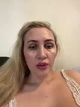 YourBlondee from StripChat is Freechat