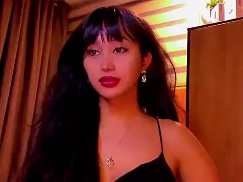 YOURCRISTINAS from StripChat is Freechat