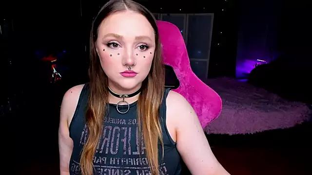 Check-out your craziest wishes with our pick of gaming cams models, featuring big knockers, round tails and tight twats.