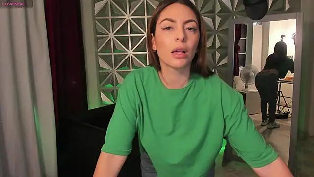 Check-out your craziest wishes with our pick of gaming cams models, featuring big knockers, round tails and tight twats.