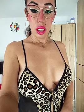 Check-out your craziest wishes with our pick of gaming cams models, featuring big knockers, round tails and tight twats.