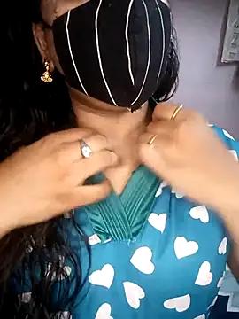 yourtina from StripChat is Freechat