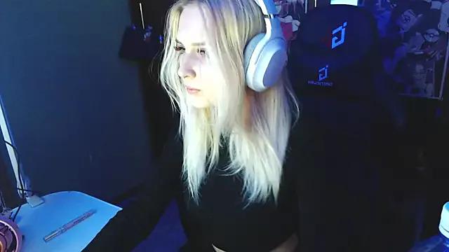 Check-out your craziest wishes with our pick of gaming cams models, featuring big knockers, round tails and tight twats.