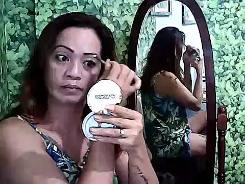 yummy_21xxx from StripChat