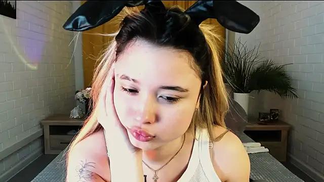 Check-out your craziest wishes with our pick of gaming cams models, featuring big knockers, round tails and tight twats.