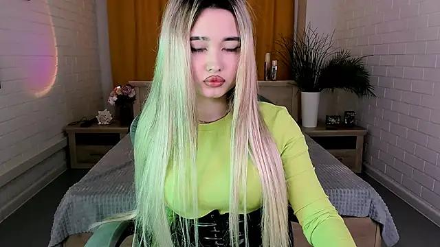 YunaLovesi from StripChat is Freechat