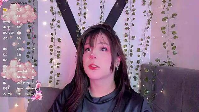 Yuri_Stars from StripChat is Freechat
