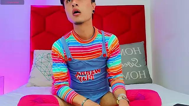ZackLovee from StripChat is Freechat