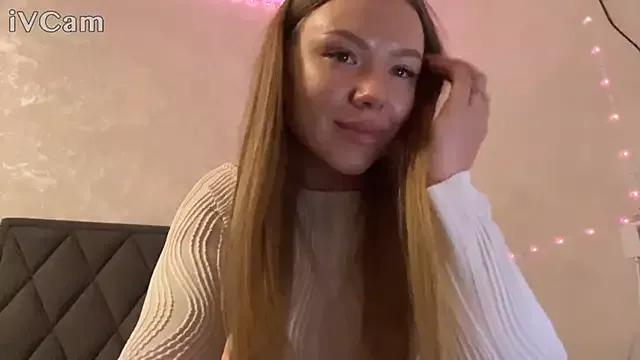 Photos of ZlataLune from StripChat is Freechat