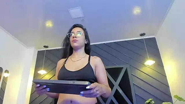 zoe_martins_ from StripChat is Freechat