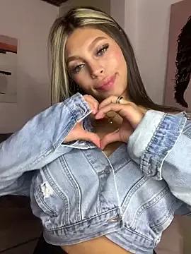 ZoeMillerPink_ from StripChat is Freechat
